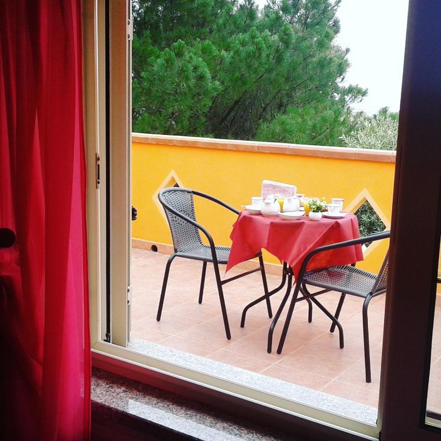 B&B Il Girasole SantʼAnna Arresi Extérieur photo