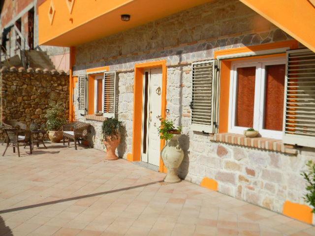 B&B Il Girasole SantʼAnna Arresi Extérieur photo