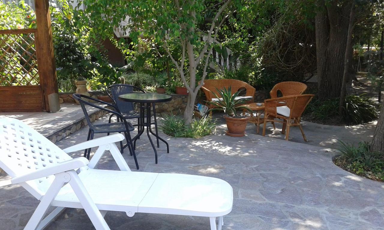 B&B Il Girasole SantʼAnna Arresi Extérieur photo