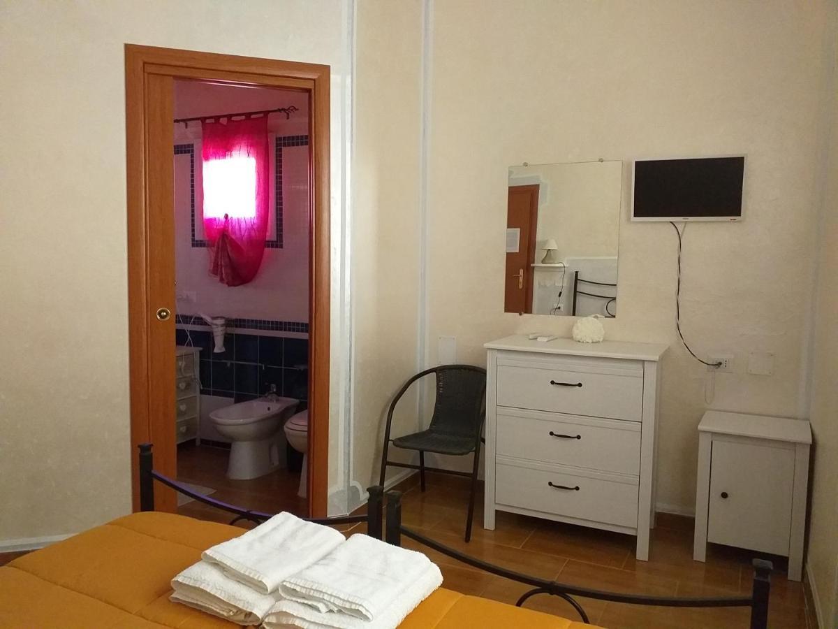 B&B Il Girasole SantʼAnna Arresi Extérieur photo