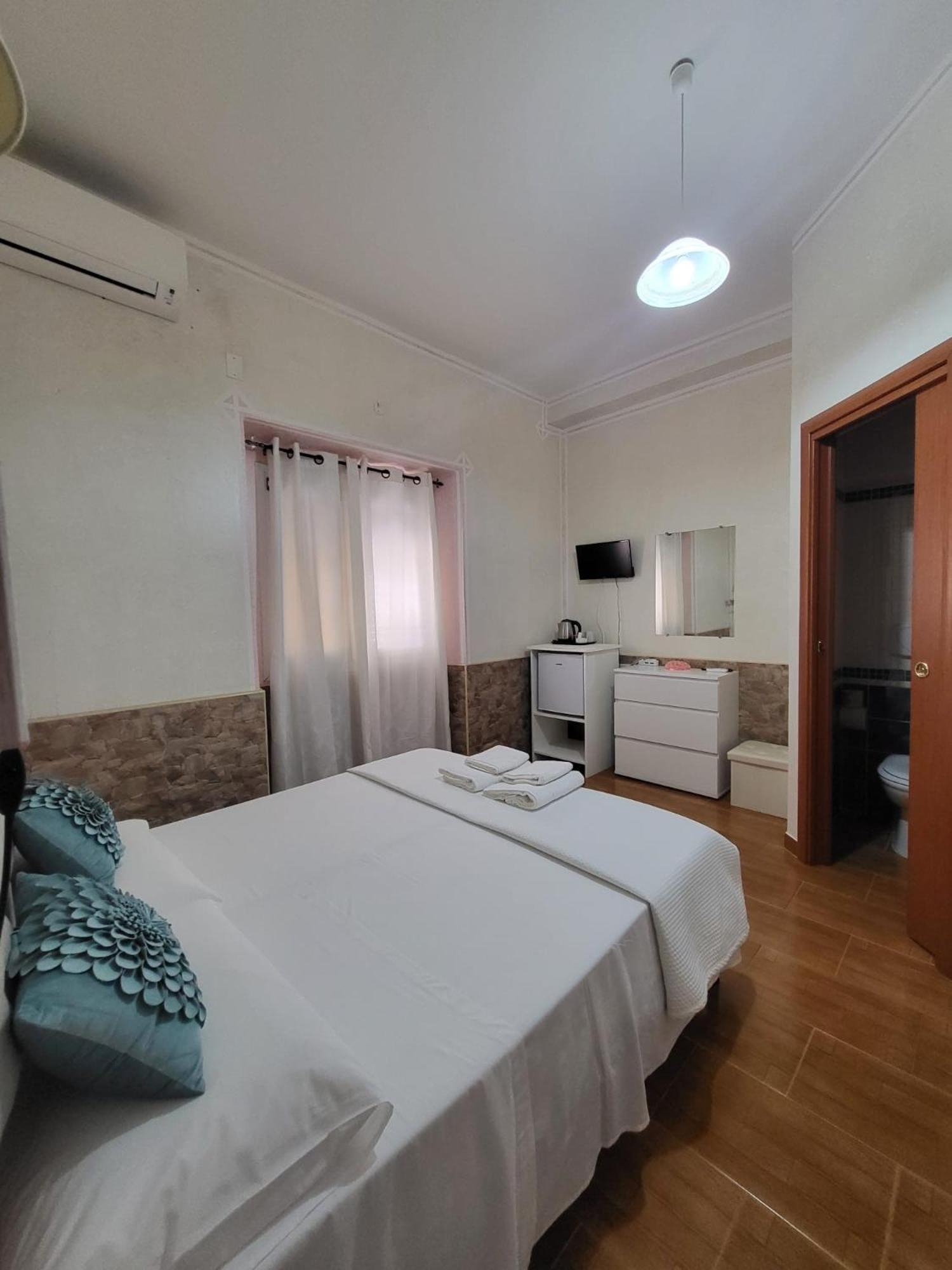 B&B Il Girasole SantʼAnna Arresi Extérieur photo