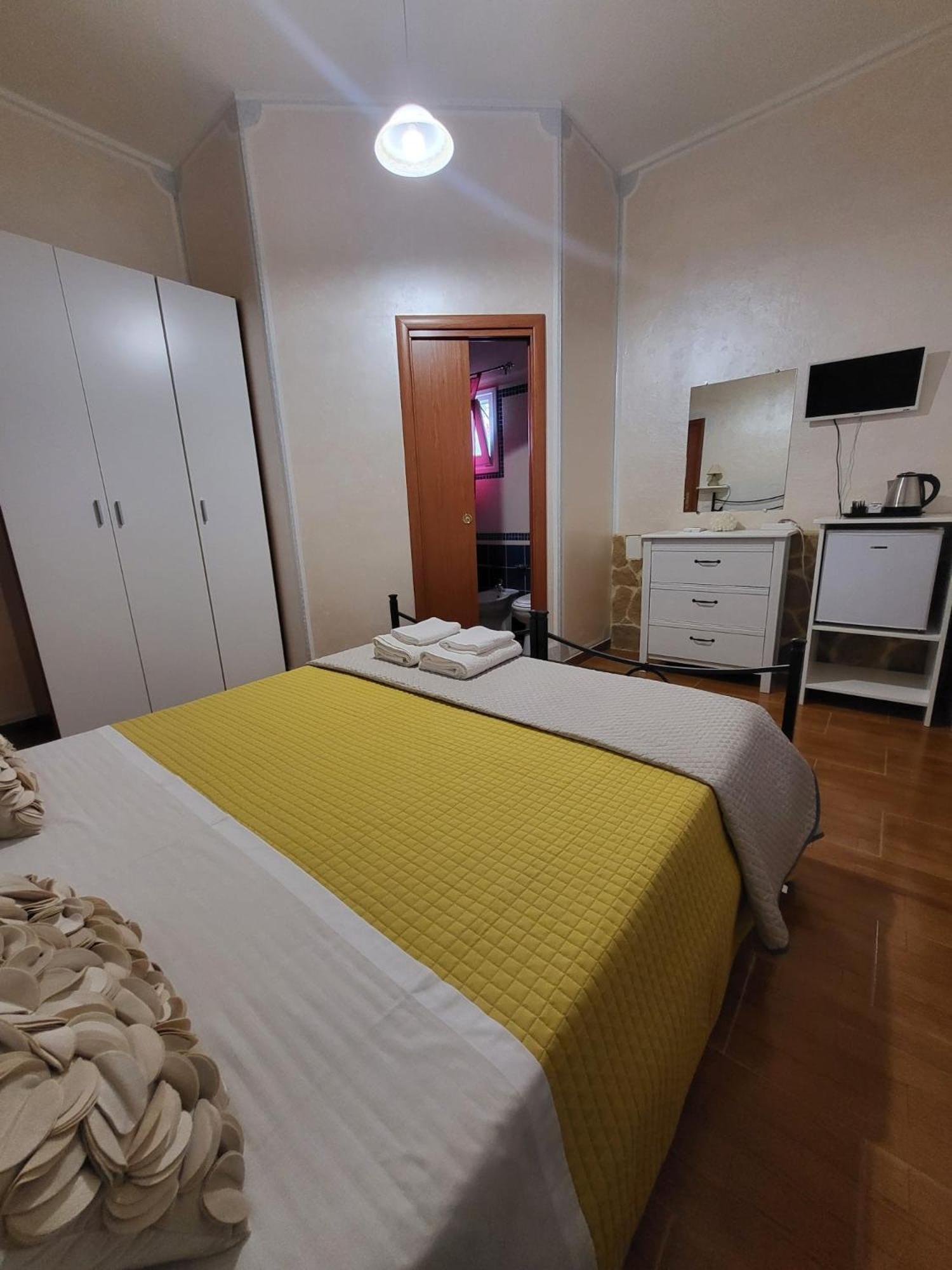 B&B Il Girasole SantʼAnna Arresi Extérieur photo